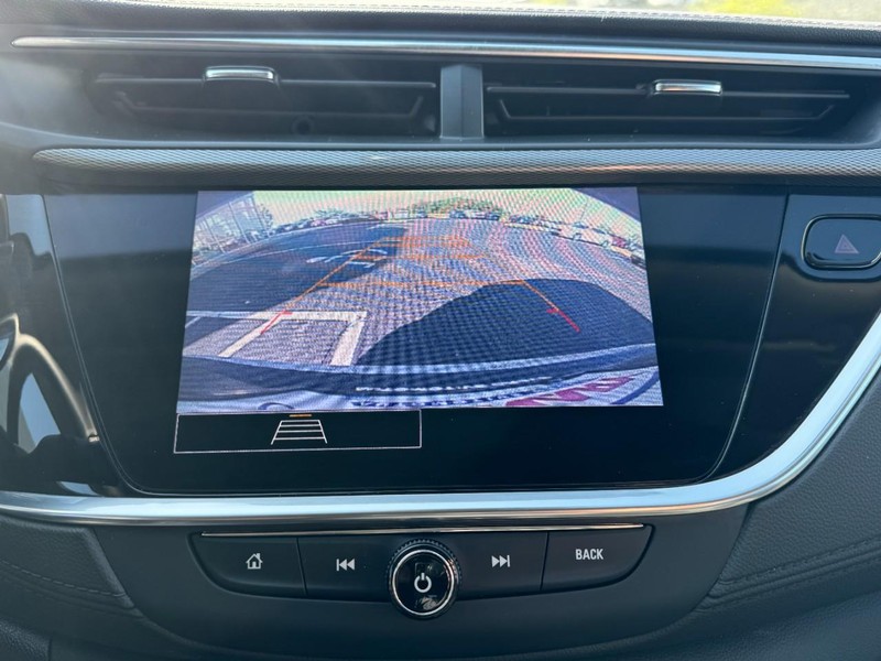 Buick Encore GX Vehicle Full-screen Gallery Image 18