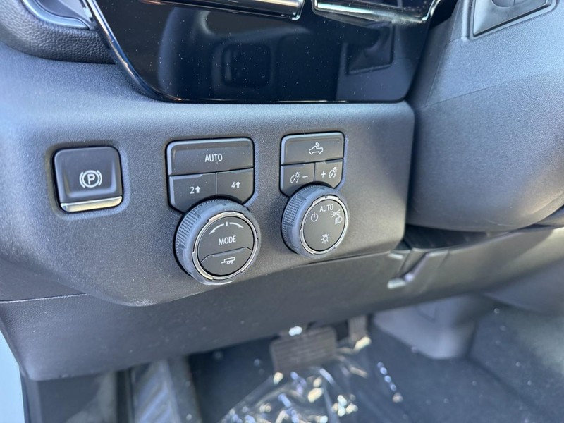 Chevrolet Silverado 1500 Vehicle Image 11