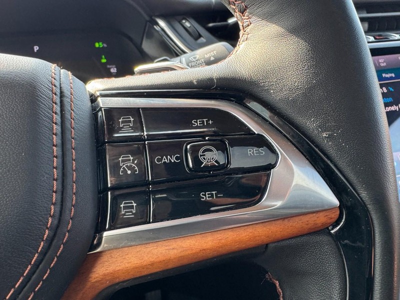 Jeep Grand Cherokee 4xe Vehicle Image 19