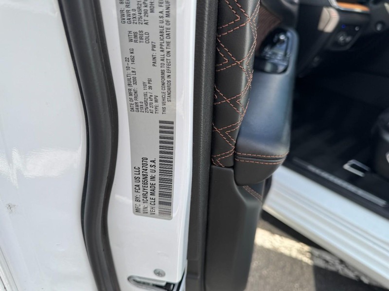 Jeep Grand Cherokee 4xe Vehicle Image 25
