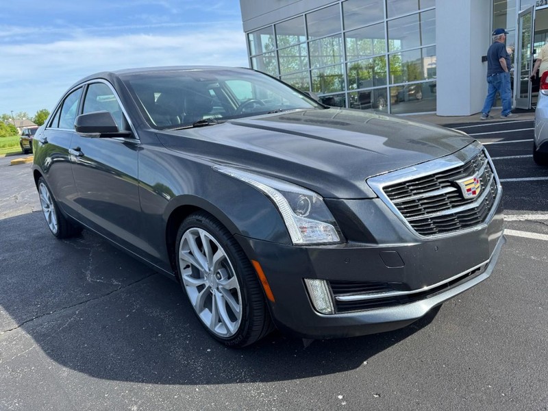 Cadillac ATS Sedan Vehicle Full-screen Gallery Image 02