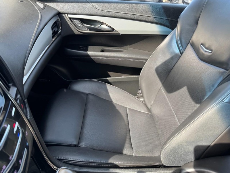 Cadillac ATS Sedan Vehicle Full-screen Gallery Image 13