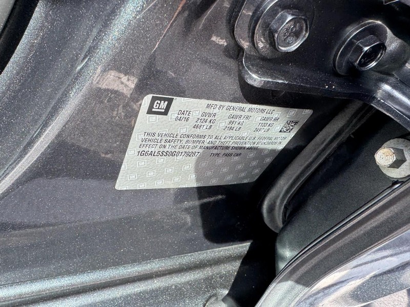 Cadillac ATS Sedan Vehicle Full-screen Gallery Image 24