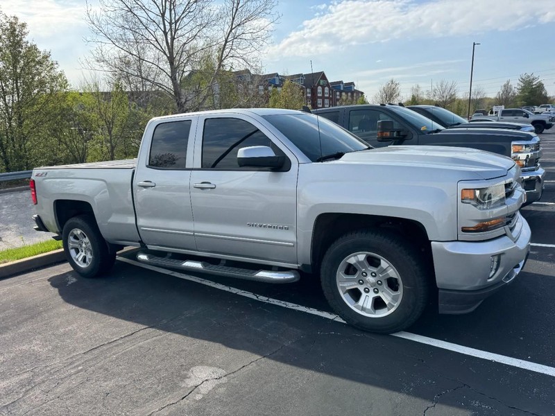 Chevrolet Silverado 1500 Vehicle Full-screen Gallery Image 04