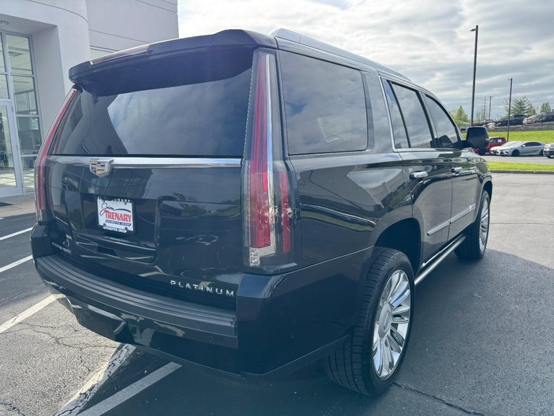 Cadillac Escalade Vehicle Image 03