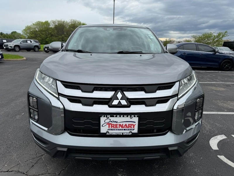 Mitsubishi Outlander Sport Vehicle Image 09