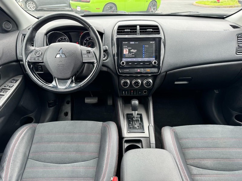 Mitsubishi Outlander Sport Vehicle Image 10