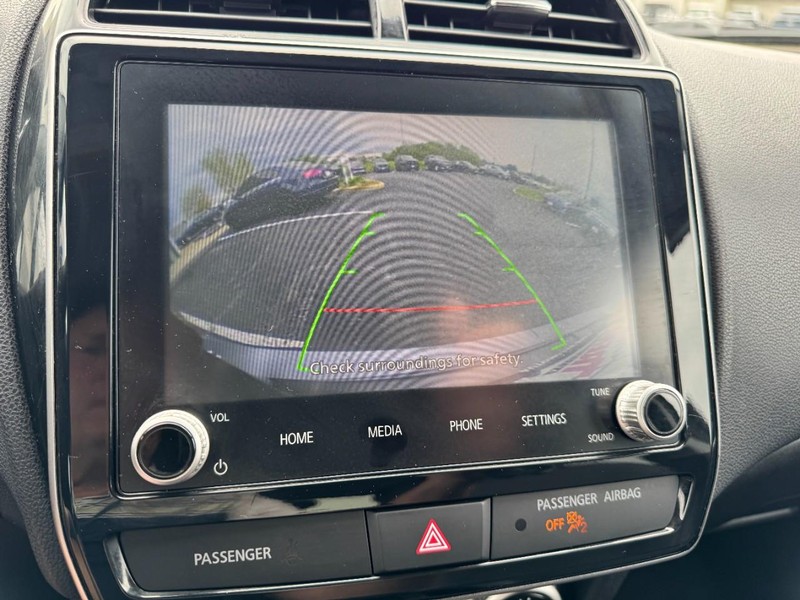 Mitsubishi Outlander Sport Vehicle Image 19