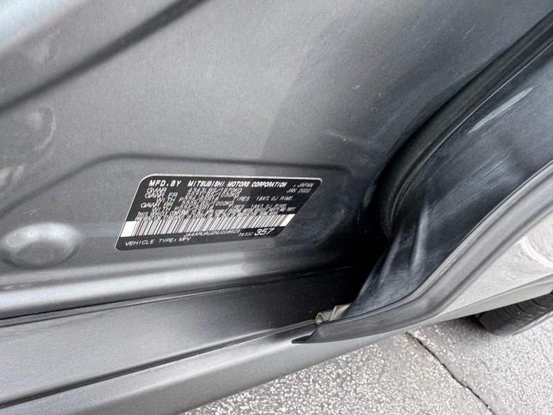 Mitsubishi Outlander Sport Vehicle Image 22