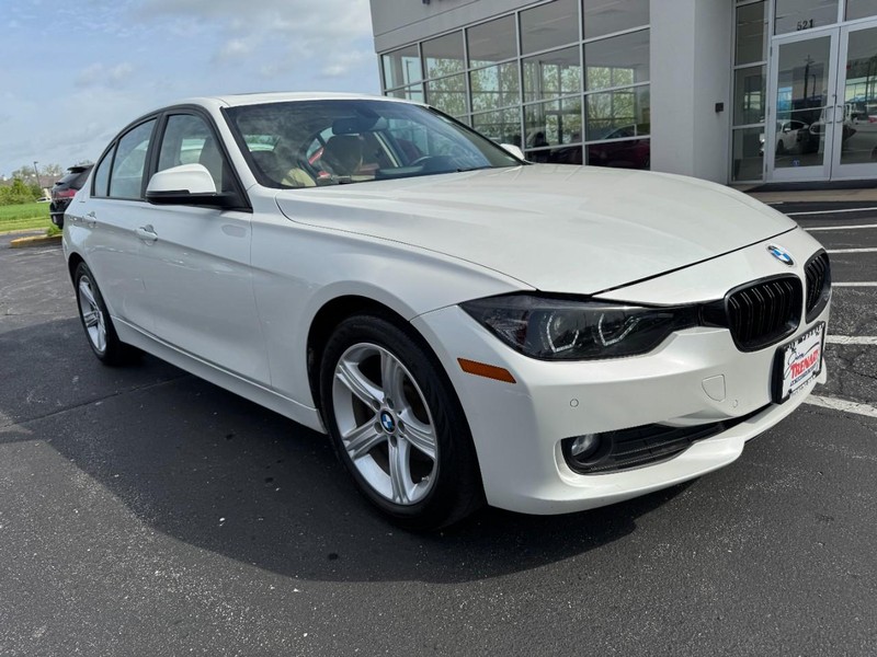 BMW 3 Series Vehicle Image 02