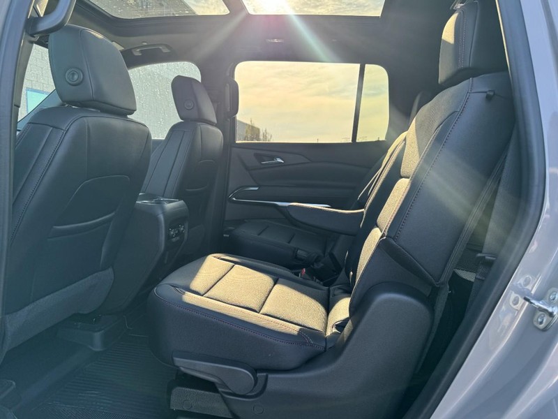 Chevrolet Traverse Vehicle Image 07