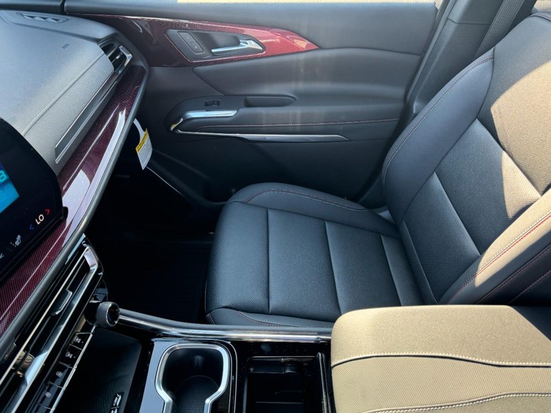 Chevrolet Traverse Vehicle Image 11