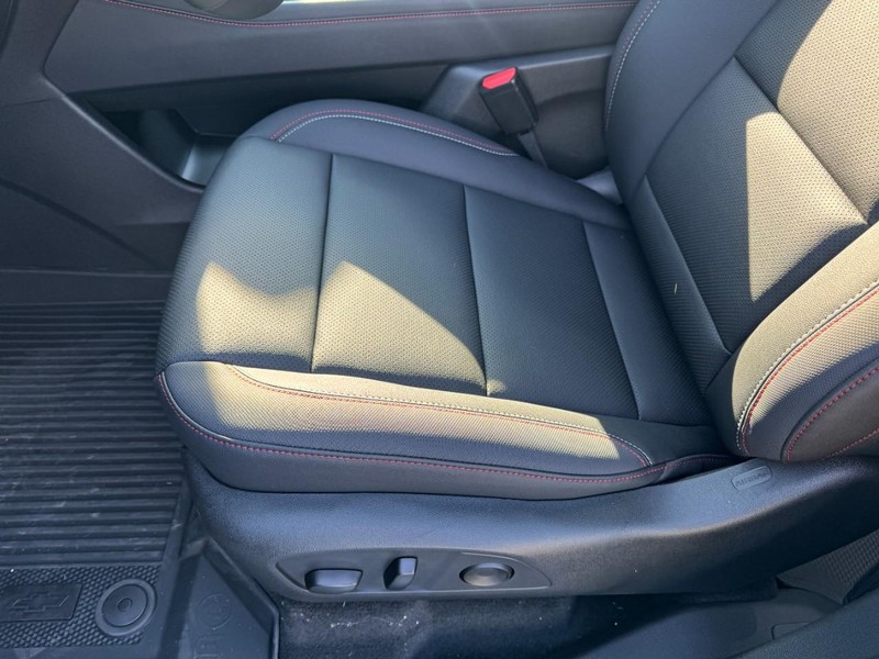 Chevrolet Traverse Vehicle Image 12