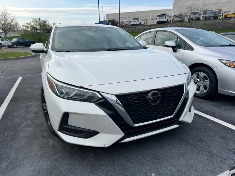 Nissan Sentra Vehicle Image 02