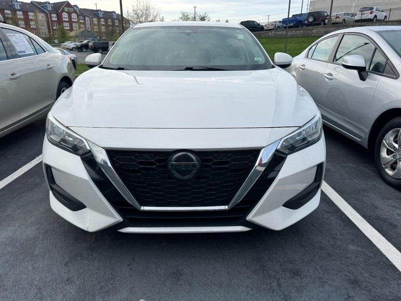 Nissan Sentra Vehicle Image 03