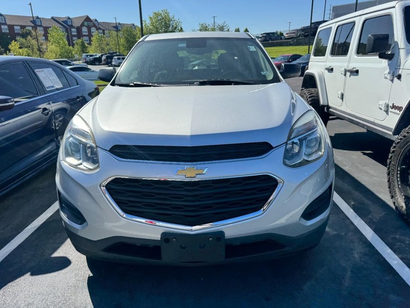 Chevrolet Equinox Vehicle Image 02