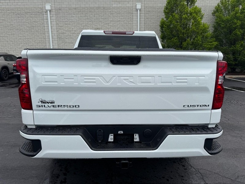 Chevrolet Silverado 1500 Vehicle Image 05