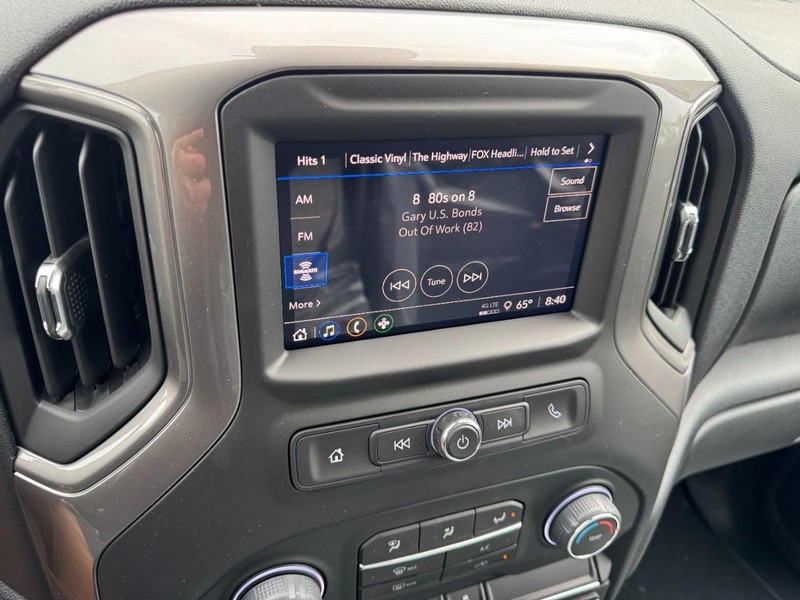 Chevrolet Silverado 1500 Vehicle Image 16