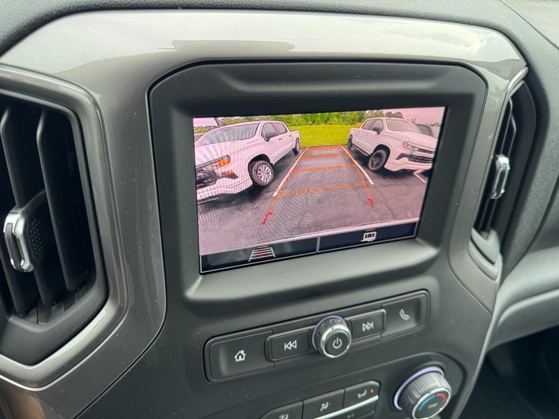 Chevrolet Silverado 1500 Vehicle Image 17