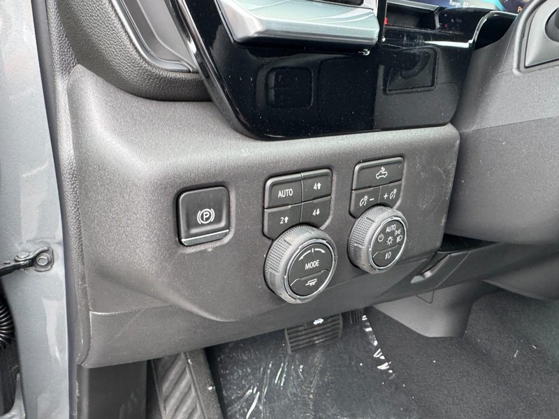 Chevrolet Silverado 1500 Vehicle Image 12