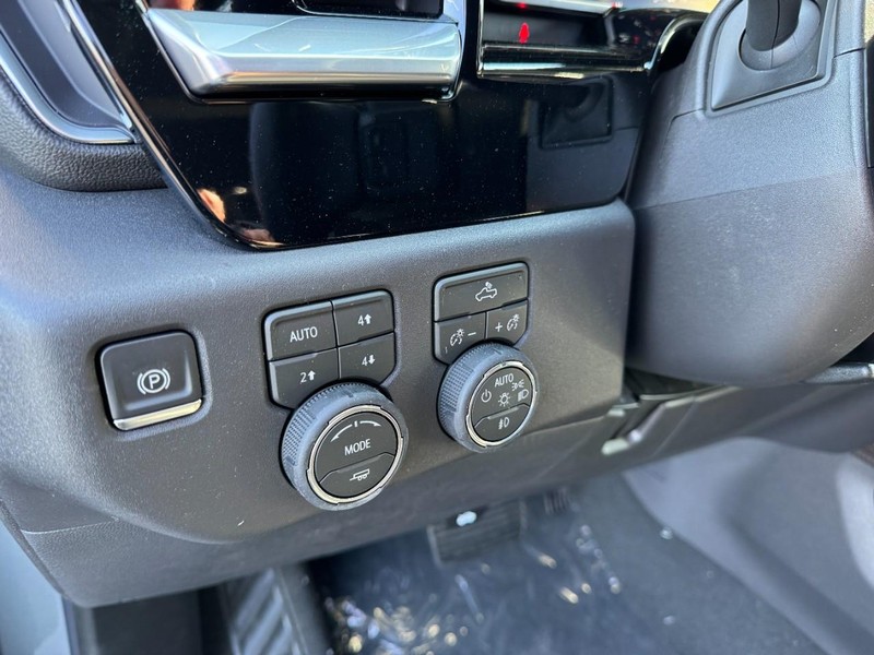 Chevrolet Silverado 1500 Vehicle Image 12