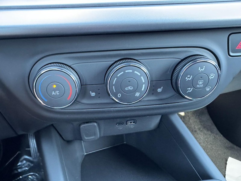 Chevrolet Trax Vehicle Image 12