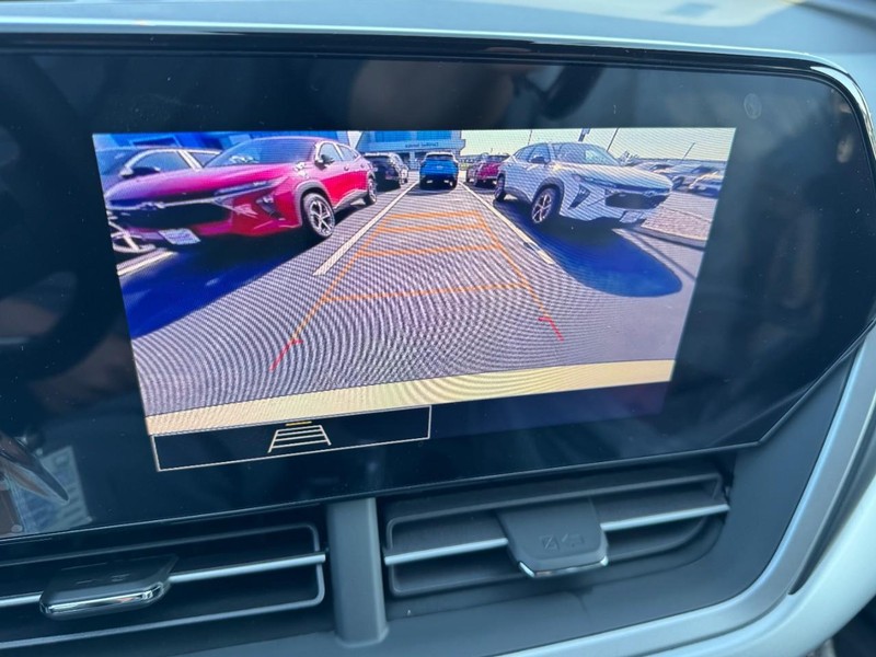 Chevrolet Trax Vehicle Image 14