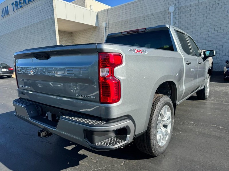Chevrolet Silverado 1500 Vehicle Image 04