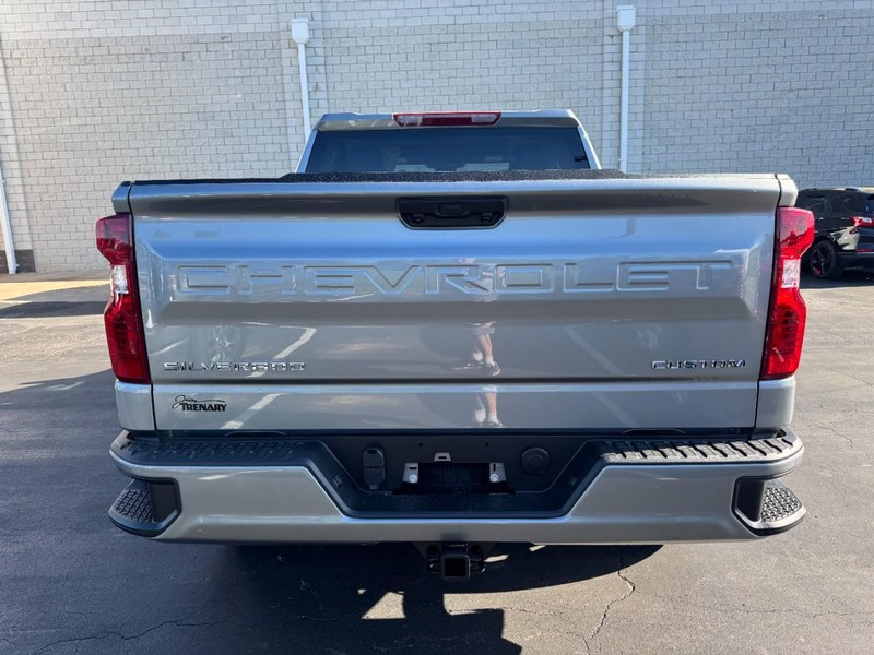 Chevrolet Silverado 1500 Vehicle Image 05