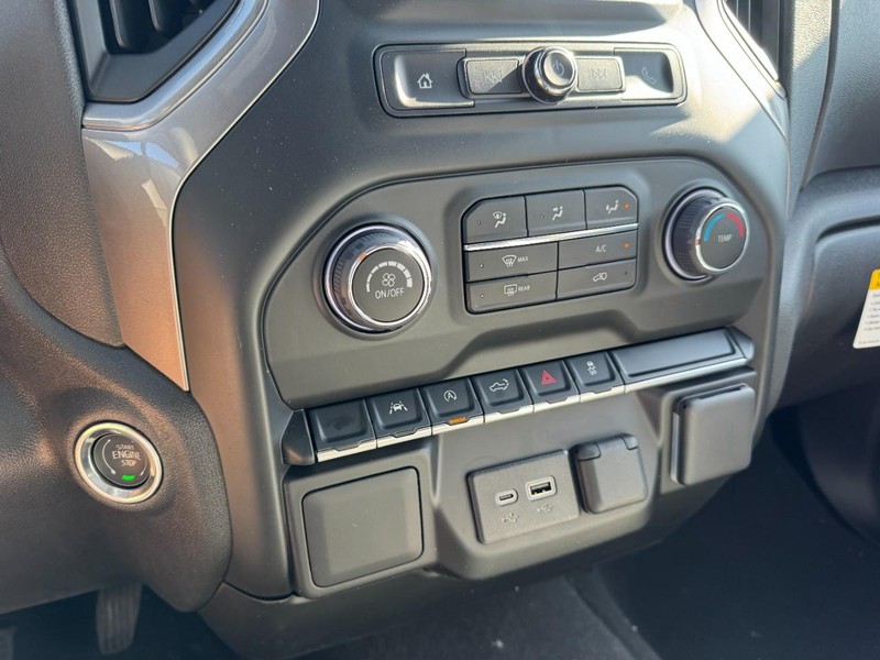 Chevrolet Silverado 1500 Vehicle Image 14