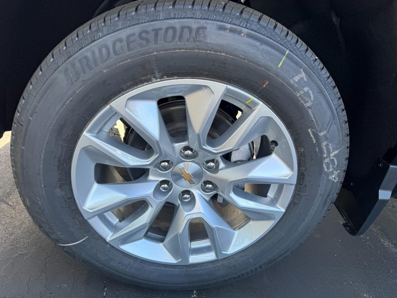 Chevrolet Silverado 1500 Vehicle Image 05