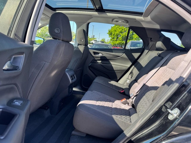 Chevrolet Equinox Vehicle Full-screen Gallery Image 10