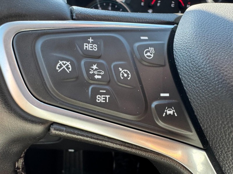 Chevrolet Equinox Vehicle Full-screen Gallery Image 17