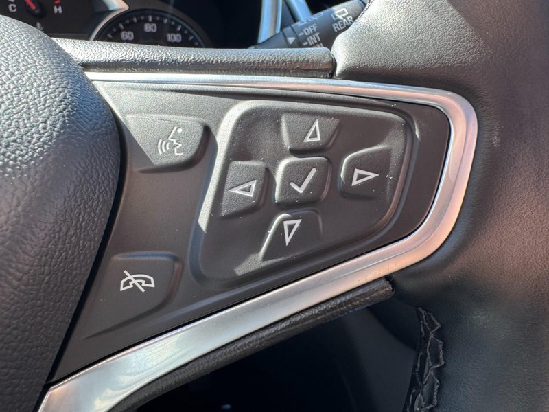 Chevrolet Equinox Vehicle Full-screen Gallery Image 18