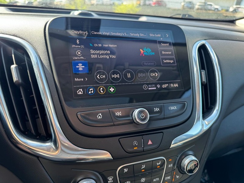 Chevrolet Equinox Vehicle Full-screen Gallery Image 20