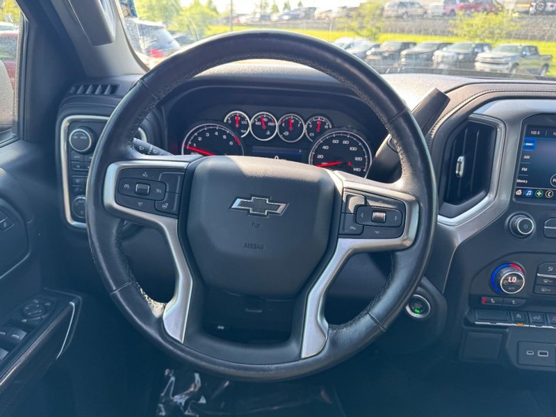 Chevrolet Silverado 1500 Vehicle Image 12