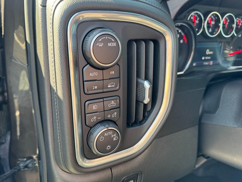 Chevrolet Silverado 1500 Vehicle Image 17