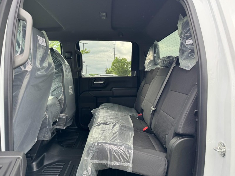 Chevrolet Silverado 2500HD Vehicle Image 09