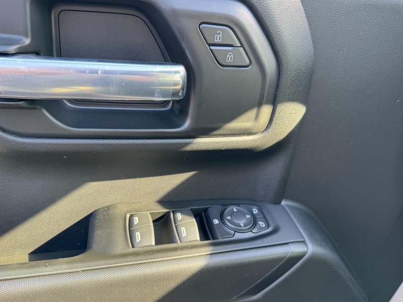 Chevrolet Silverado 1500 Vehicle Image 11