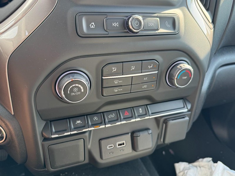 Chevrolet Silverado 1500 Vehicle Image 15