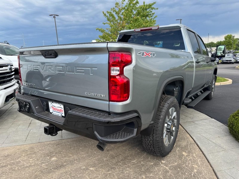 Chevrolet Silverado 2500HD Vehicle Image 04