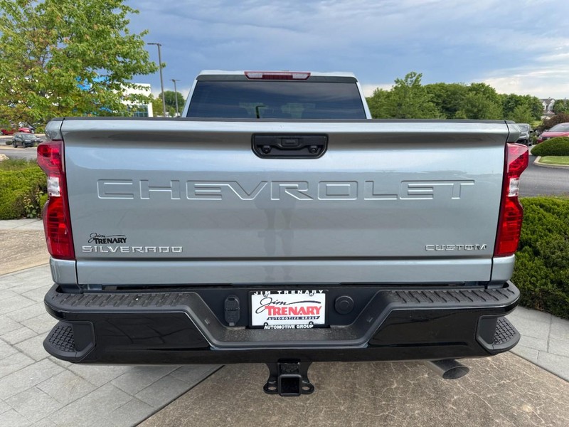 Chevrolet Silverado 2500HD Vehicle Image 05