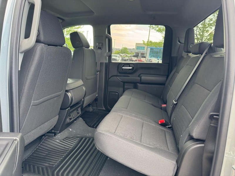 Chevrolet Silverado 2500HD Vehicle Image 10