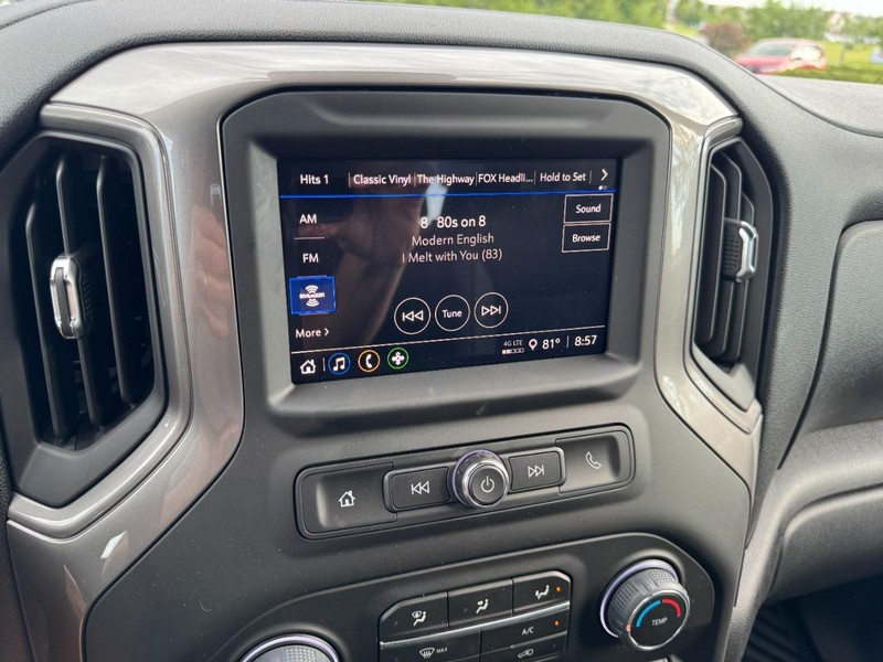 Chevrolet Silverado 2500HD Vehicle Image 17