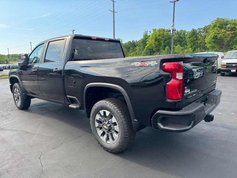 Chevrolet Silverado 2500HD Vehicle Image 06