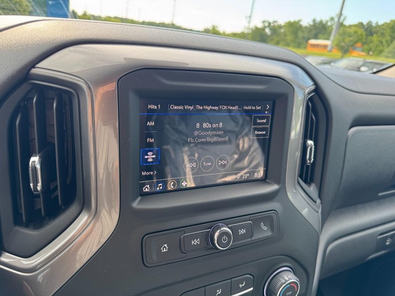 Chevrolet Silverado 2500HD Vehicle Image 15