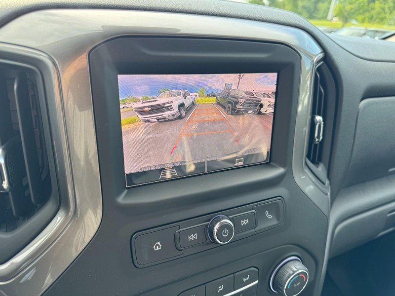 Chevrolet Silverado 2500HD Vehicle Image 16
