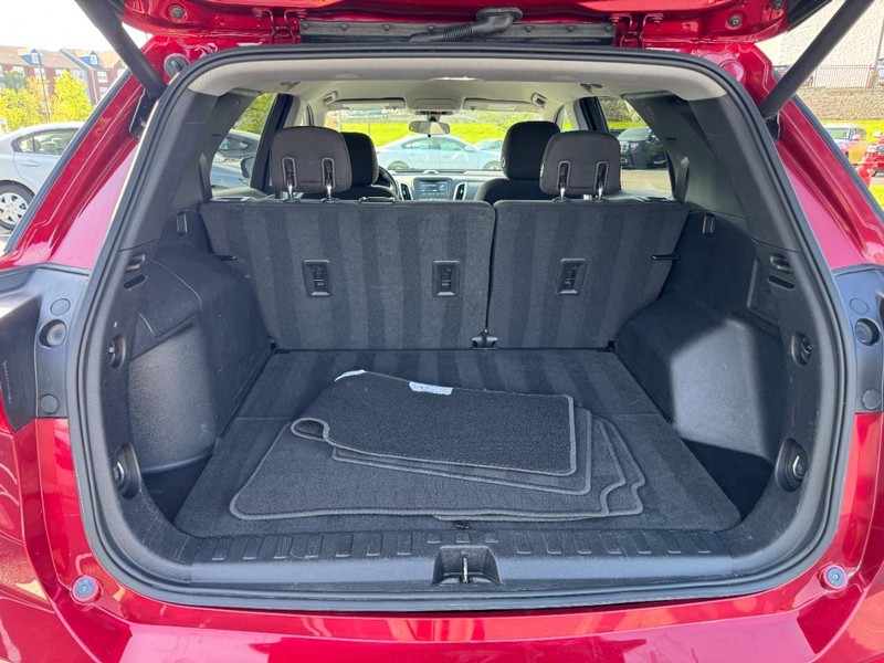 Chevrolet Equinox Vehicle Full-screen Gallery Image 06