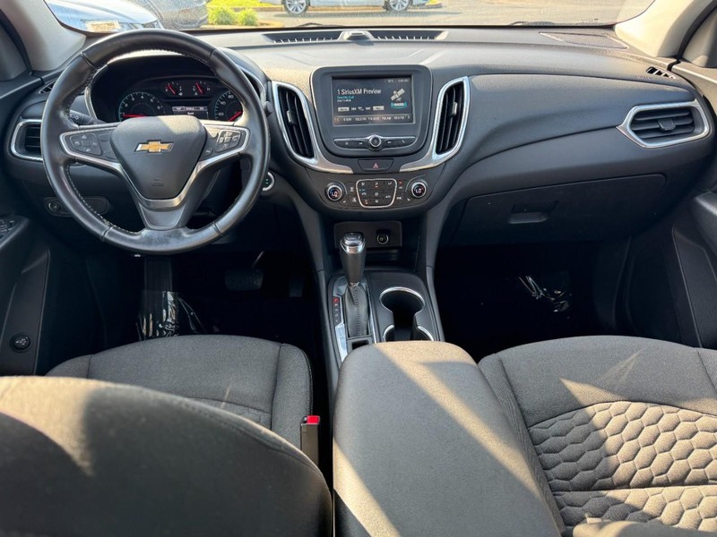 Chevrolet Equinox Vehicle Full-screen Gallery Image 11