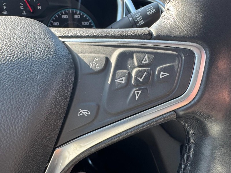 Chevrolet Equinox Vehicle Full-screen Gallery Image 17